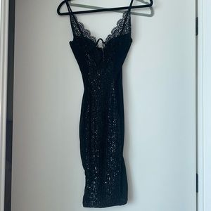 Lace detail body-con dress